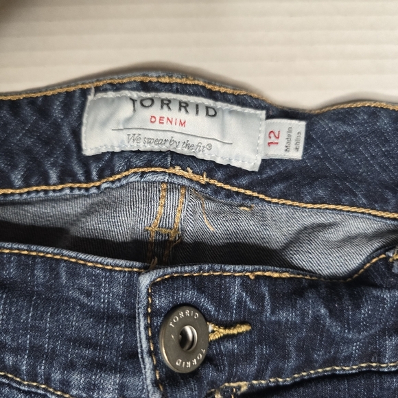 Torrid Denim Blue Women's Shorts - Picture 2 of 3